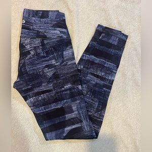 lululemon Blue Wunder Under Legging sz 6
